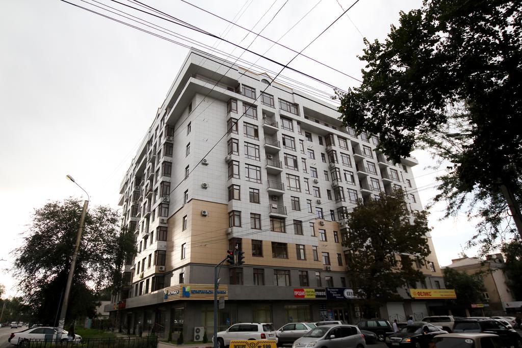 Oscar'S Apartments Bishkek Exteriör bild